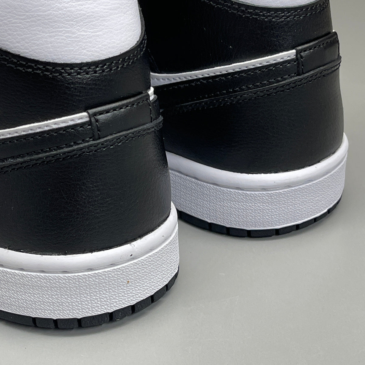 NIKE AIR JORDAN 1 - Mid Panda Women's